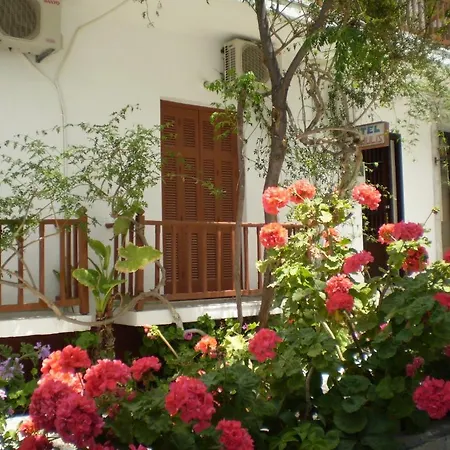 Maroulis Hotel