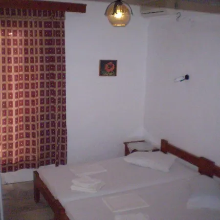 Maroulis Hotel Naxos City