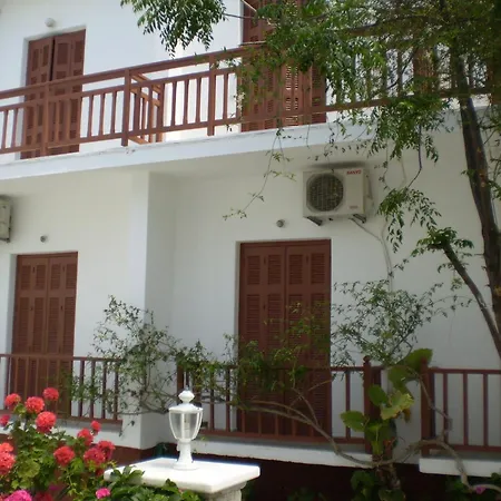 Hotel Maroulis
